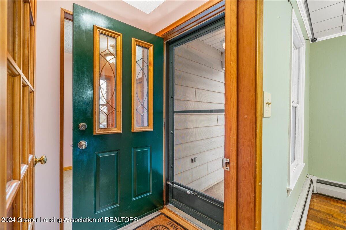 4740 West Clark Road Lansing, MI 48906 - Photo 17 of 37 17-Media Jett-17