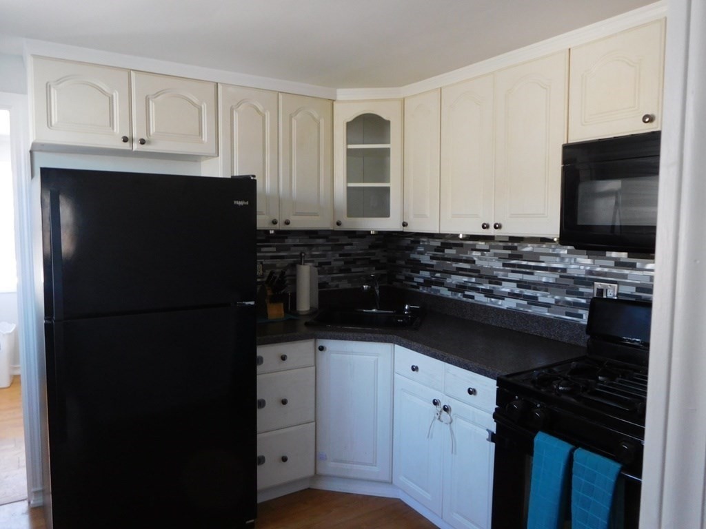 143 Burnham Road Lowell, MA 01852 - Photo 8 of 23 Gallery Image 8