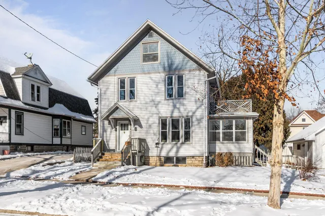 $279,000 | 204 Oneida Street, Beaver Dam, WI 53916