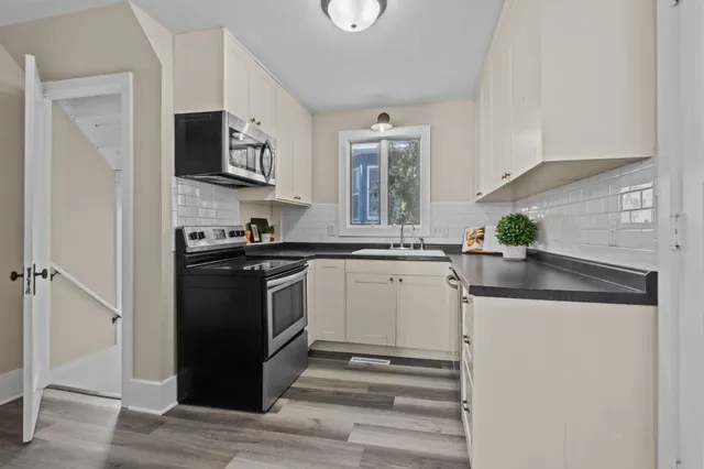 $279,000 | 204 Oneida Street, Beaver Dam, WI 53916