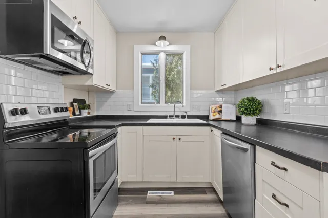 $279,000 | 204 Oneida Street, Beaver Dam, WI 53916