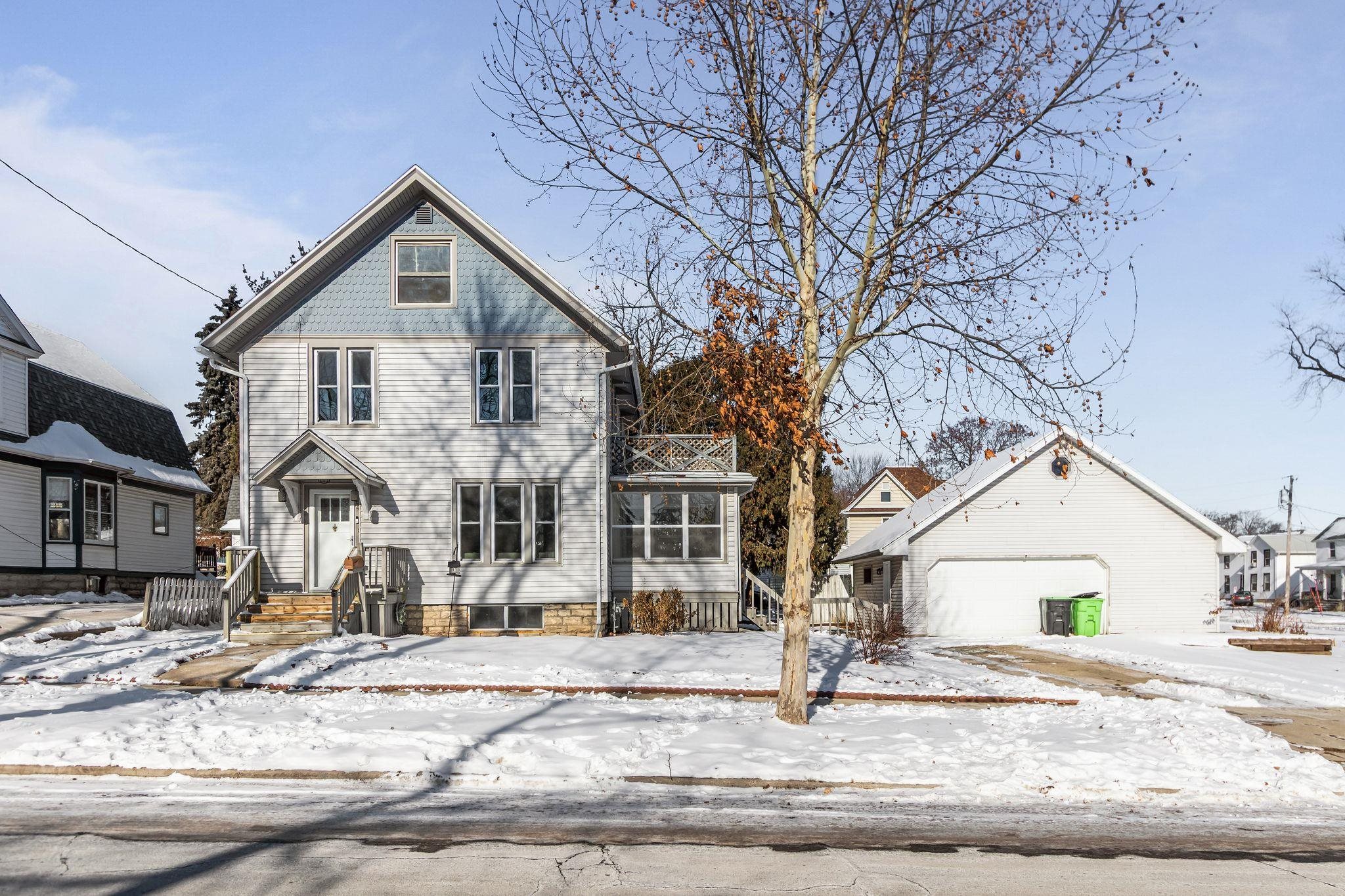 204 Oneida Street Beaver Dam, WI 53916 - Photo 2 of 37