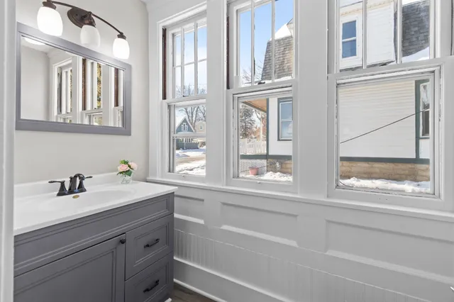 $279,000 | 204 Oneida Street, Beaver Dam, WI 53916