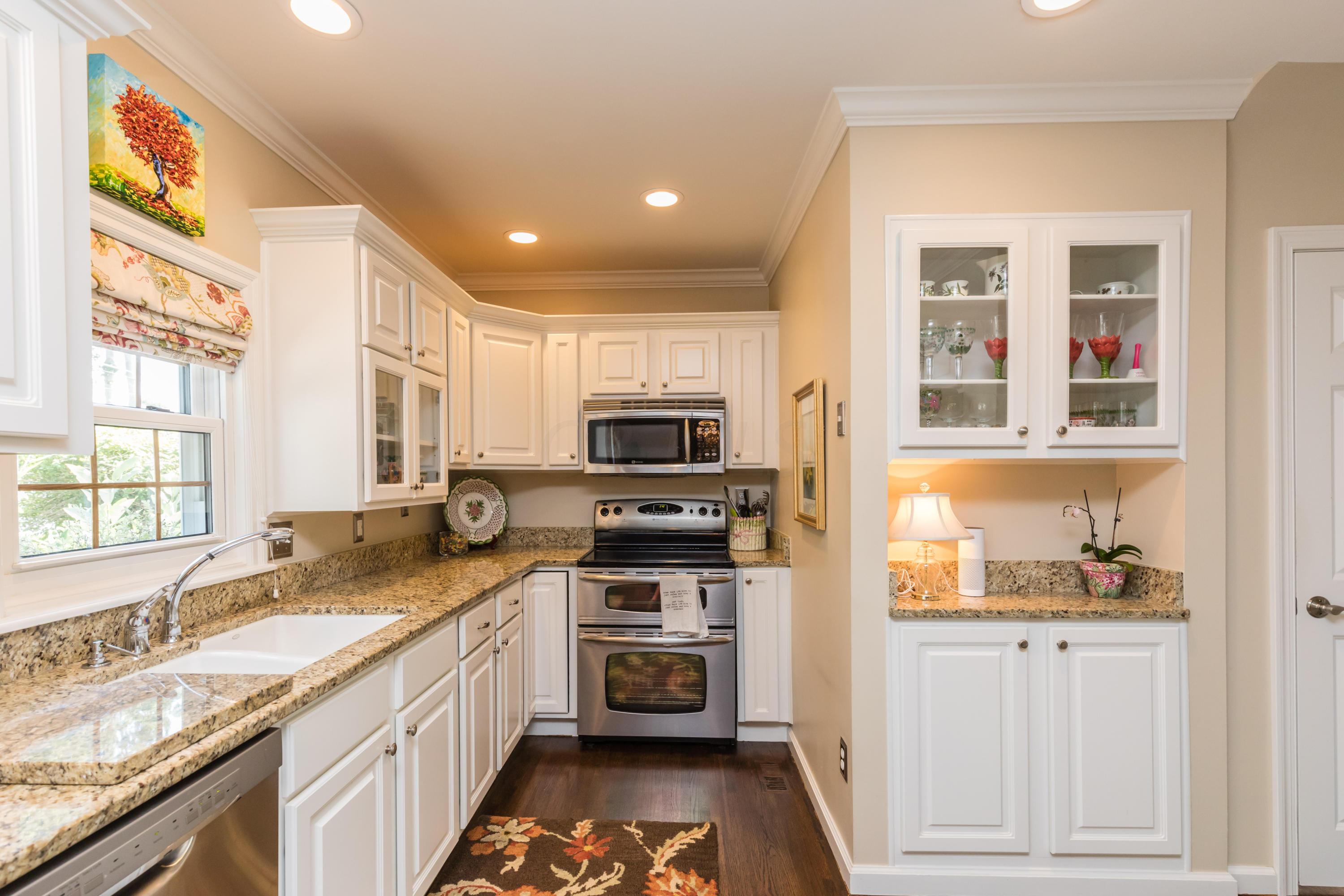 2712 Kent Road Columbus, OH 43221 - Photo 13 of 39