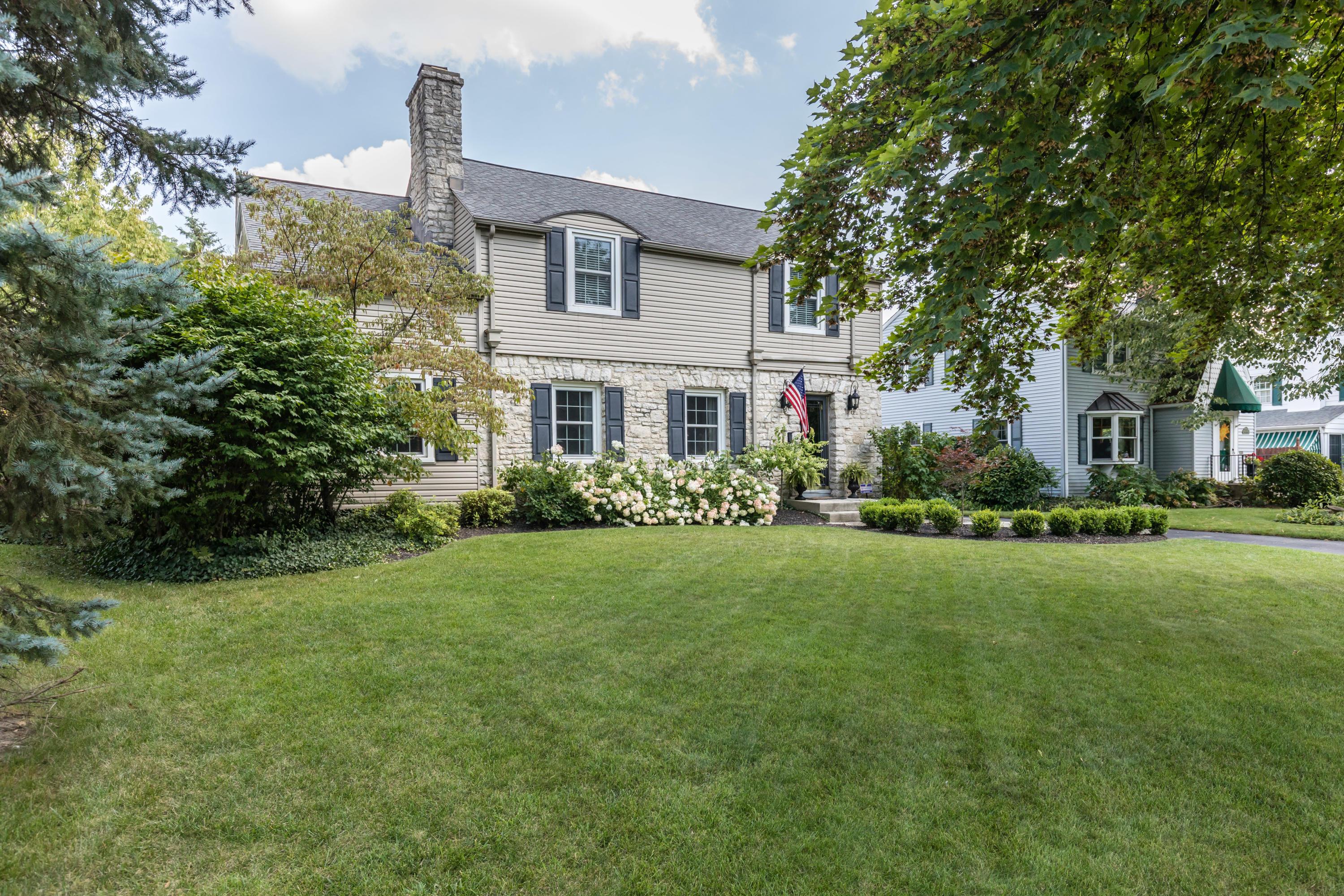 2712 Kent Road Columbus, OH 43221 - Photo 2 of 39