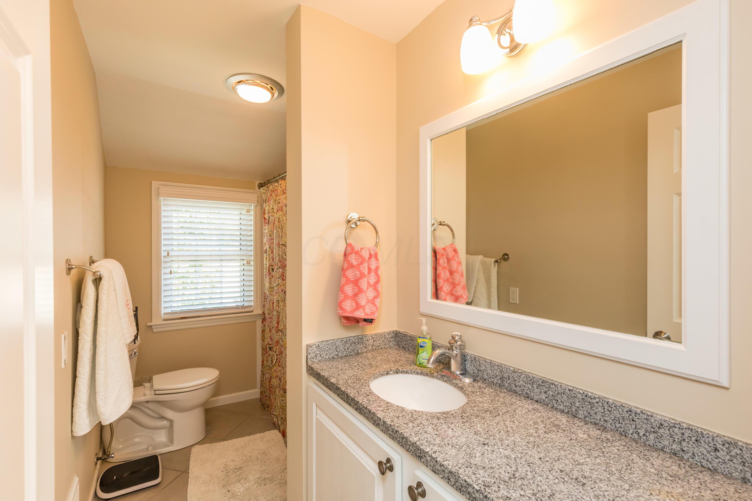 2712 Kent Road Columbus, OH 43221 - Photo 26 of 39