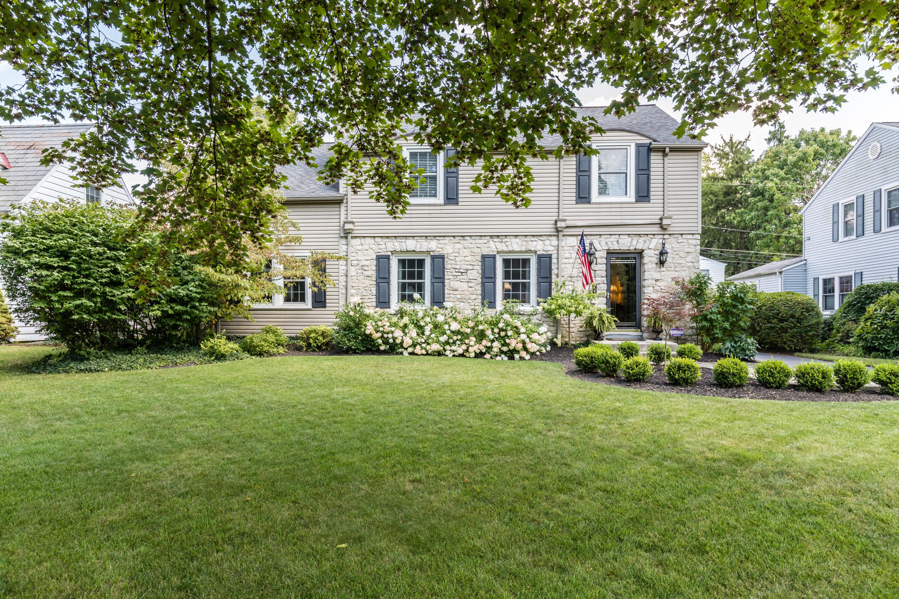 2712 Kent Road Columbus, OH 43221 - Photo 3 of 39