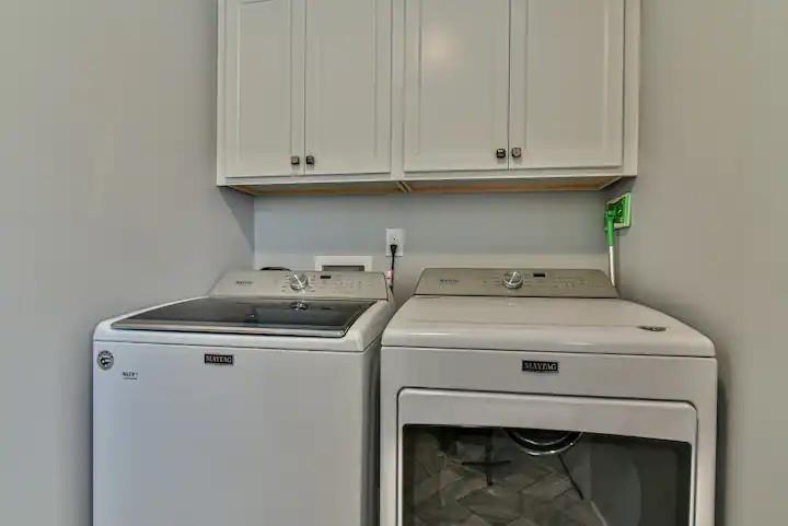 664 Old Fort Road Fairview, NC 28730 - Photo 11 of 20 a utility room with dryer and washer