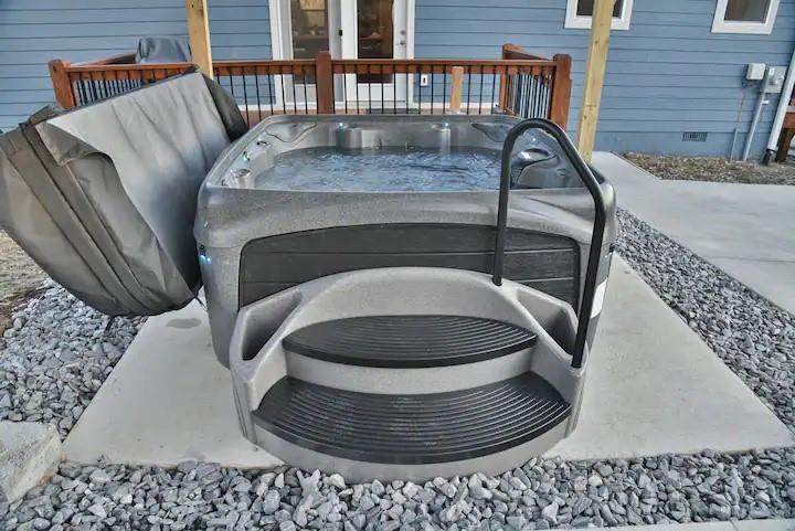 664 Old Fort Road Fairview, NC 28730 - Photo 20 of 20 a view of flowerpot and window