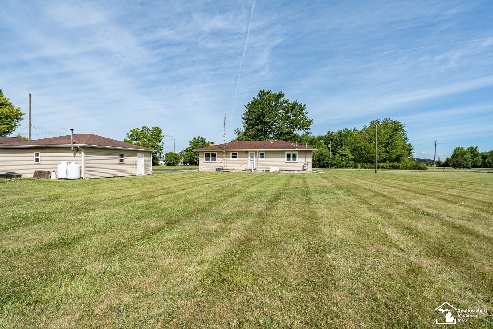 5848 Leroux Road Newport, MI 48166 - Photo 25 of 37