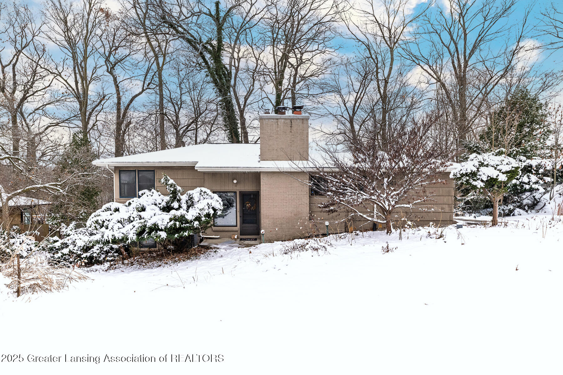 2241 Cumberland Road Lansing, MI 48906 - Photo 1 of 24 01