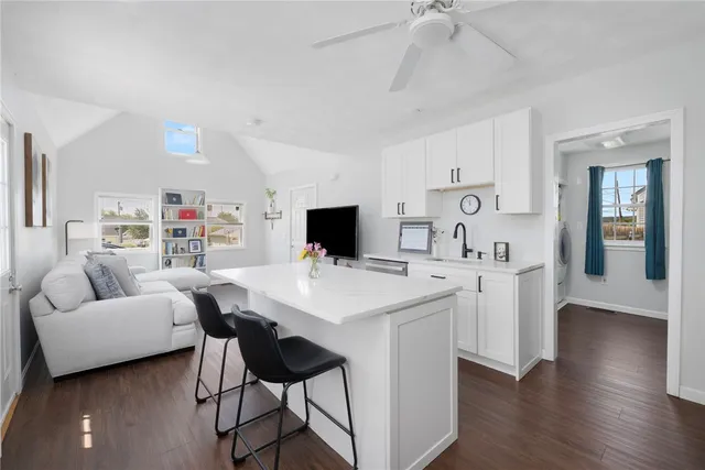 $329,999 | 51 Old Oak Avenue, Cranston, RI 02920