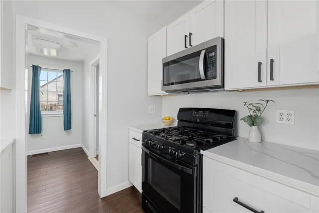 $329,999 | 51 Old Oak Avenue, Cranston, RI 02920