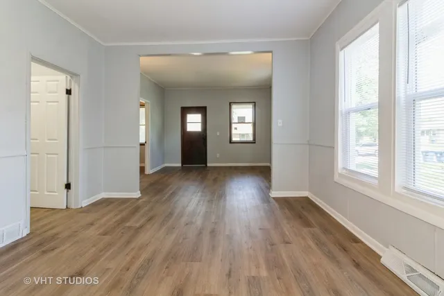 $169,900 | 92 West 37th Street, Steger, IL 60475