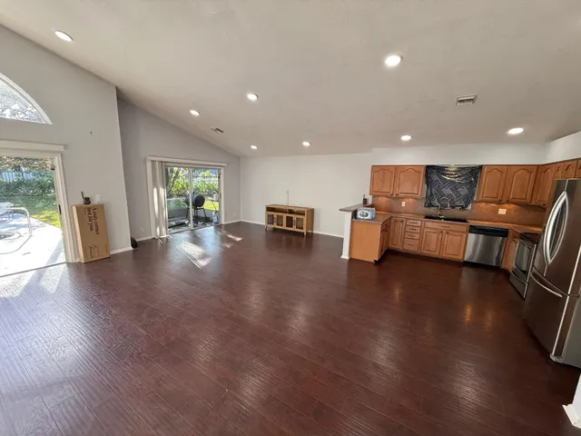 $3,700 | 1304 Lake Breeze Drive, Wellington, FL 33414