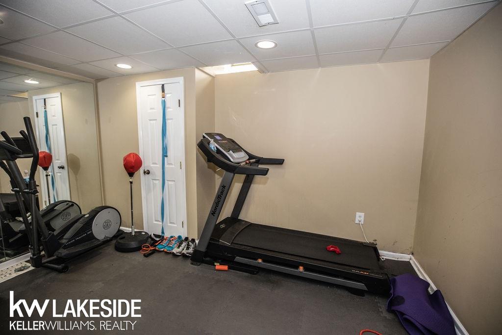 30870 Bradmore Road Warren, MI 48092 - Photo 41 of 41 31390953-40.JPG