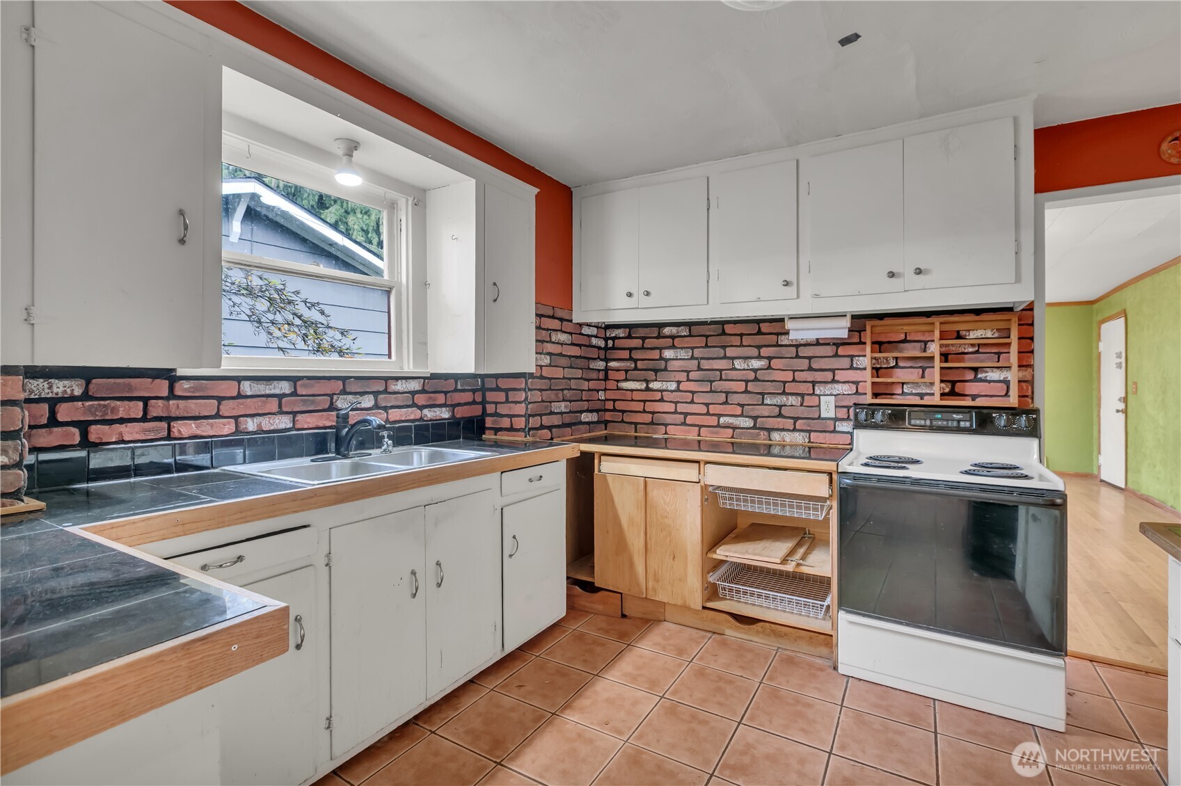 4319 Southwest Mills Street Seattle, WA 98136 - Photo 15 of 30