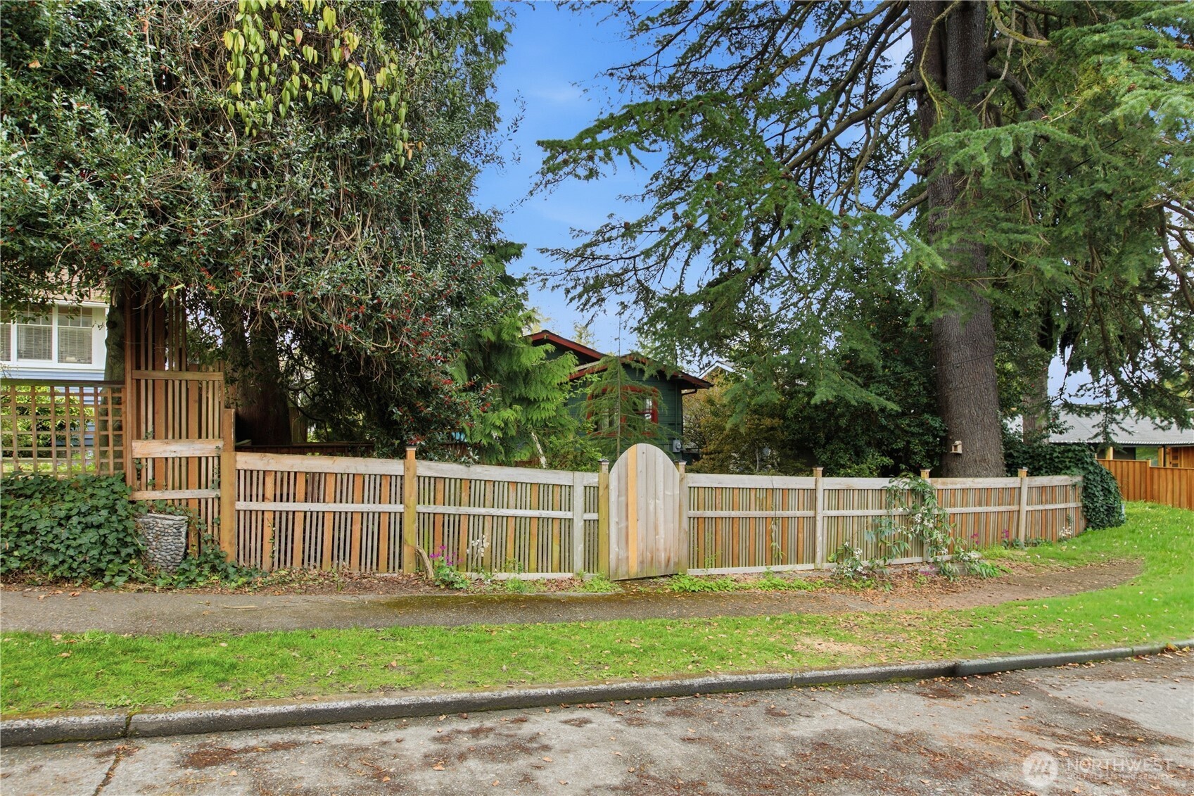 4319 Southwest Mills Street Seattle, WA 98136 - Photo 3 of 30