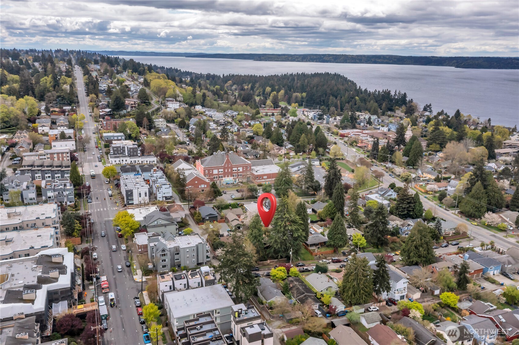 4319 Southwest Mills Street Seattle, WA 98136 - Photo 4 of 30