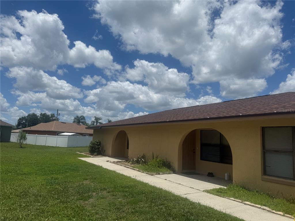 627 Bittern Court, Unit B Kissimmee, FL 34759 - Photo 2 of 23