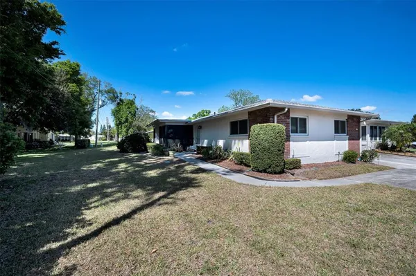 $165,000 | 1121 Queen Anne Drive, Unit C, Palm Harbor, FL 34684