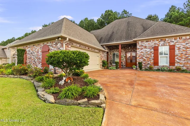 $559,000 | 444 Edgewood Crossing, Brandon, MS 39042