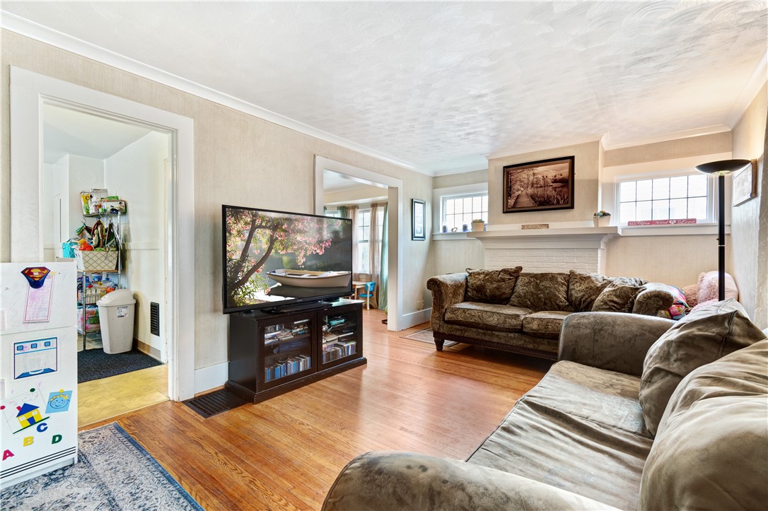 41 Argonne Street Rochester, NY 14621 - Photo 2 of 22