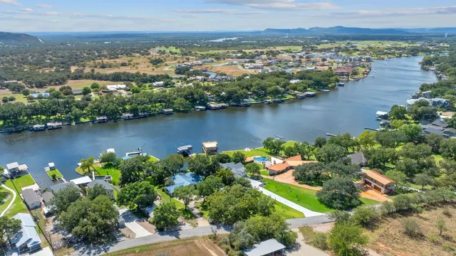 $2,990,000 | 1940 Williams Lakeshore, Kingsland, TX 78639