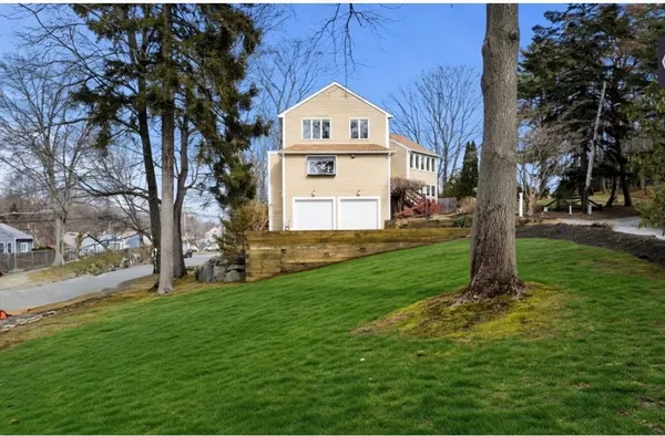 $1,295,000 | 2 Rolleston Road, Marblehead, MA 01945