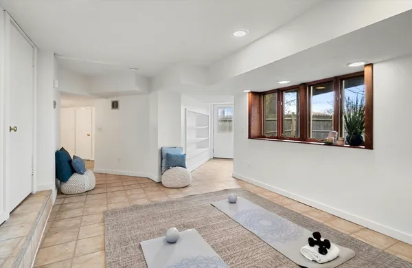 $1,295,000 | 2 Rolleston Road, Marblehead, MA 01945