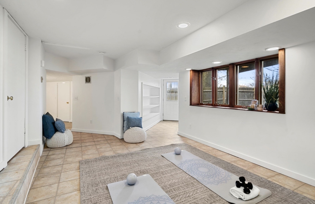 2 Rolleston Road Marblehead, MA 01945 - Photo 35 of 41