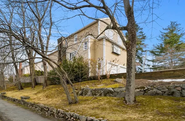 $1,295,000 | 2 Rolleston Road, Marblehead, MA 01945