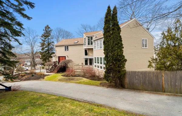 $1,295,000 | 2 Rolleston Road, Marblehead, MA 01945