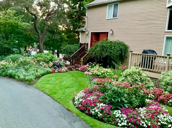 $1,295,000 | 2 Rolleston Road, Marblehead, MA 01945