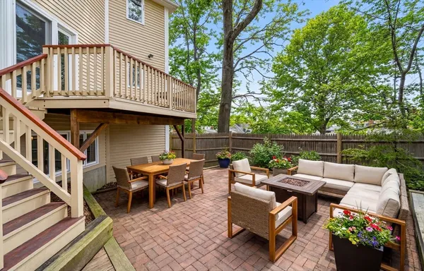 $1,295,000 | 2 Rolleston Road, Marblehead, MA 01945
