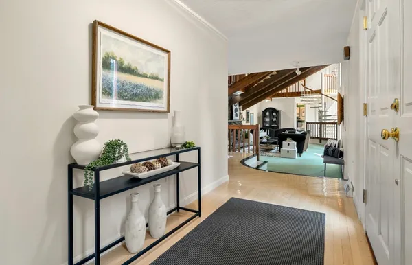 $1,295,000 | 2 Rolleston Road, Marblehead, MA 01945