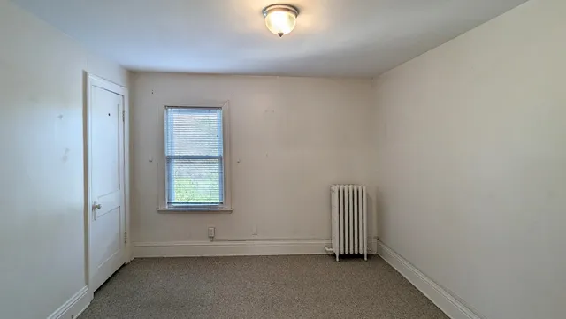 $1,325 | 607 Walnut Street, Unit 4, Lemont, IL 60439