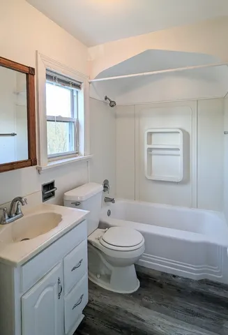 $1,325 | 607 Walnut Street, Unit 4, Lemont, IL 60439