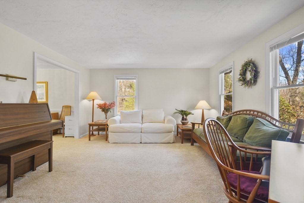 12 Valentine Road Hopkinton, MA 01748 - Photo 17 of 42 Gallery Image 17
