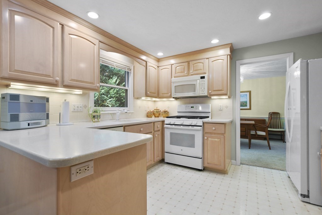 12 Valentine Road Hopkinton, MA 01748 - Photo 6 of 42 Gallery Image 6