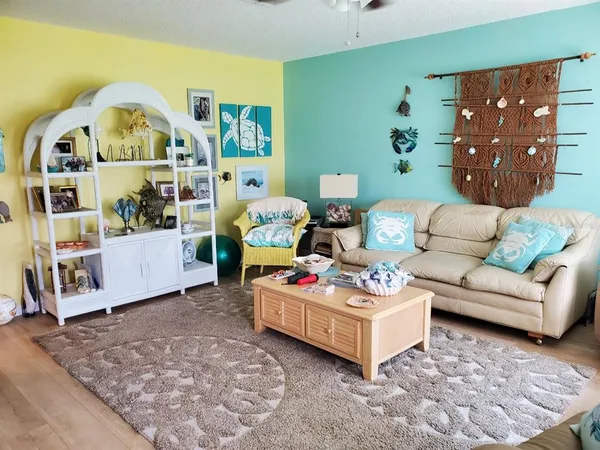 $1,500 | 1907 Canterbury Lane, Unit 14, Sun City Center, FL 33573