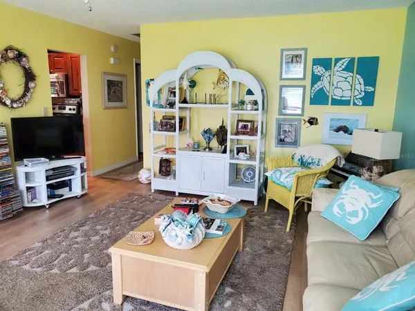 $1,500 | 1907 Canterbury Lane, Unit 14, Sun City Center, FL 33573