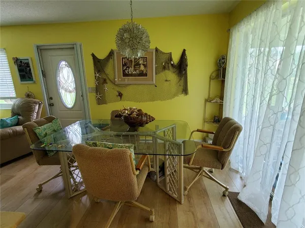 $1,500 | 1907 Canterbury Lane, Unit 14, Sun City Center, FL 33573