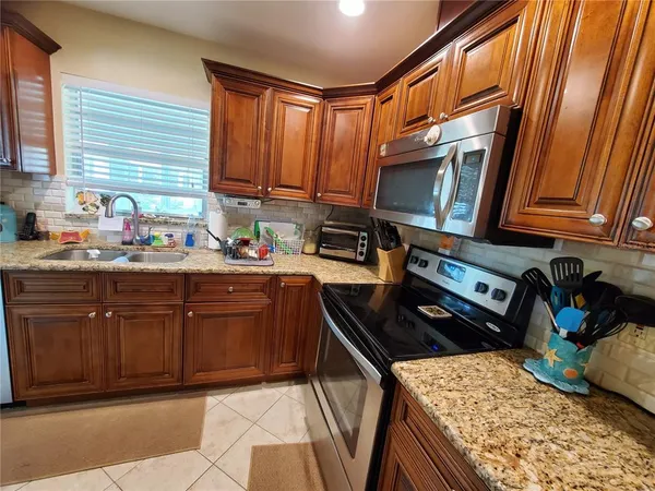 $1,500 | 1907 Canterbury Lane, Unit 14, Sun City Center, FL 33573