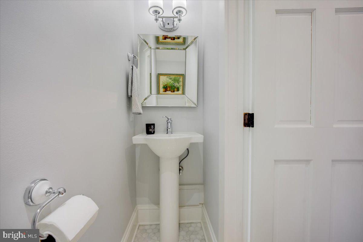 1363 Emerald Street Northeast Washington, DC 20002 - Photo 8 of 37