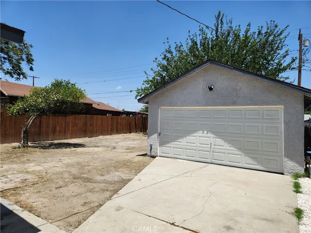 $449,900 | 841 East H Street, Colton, CA 92324