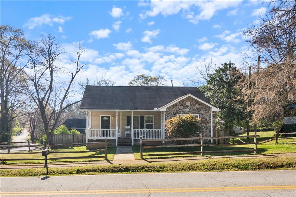 32 M L King Jr Drive Commerce, GA 30529 - Photo 1 of 1