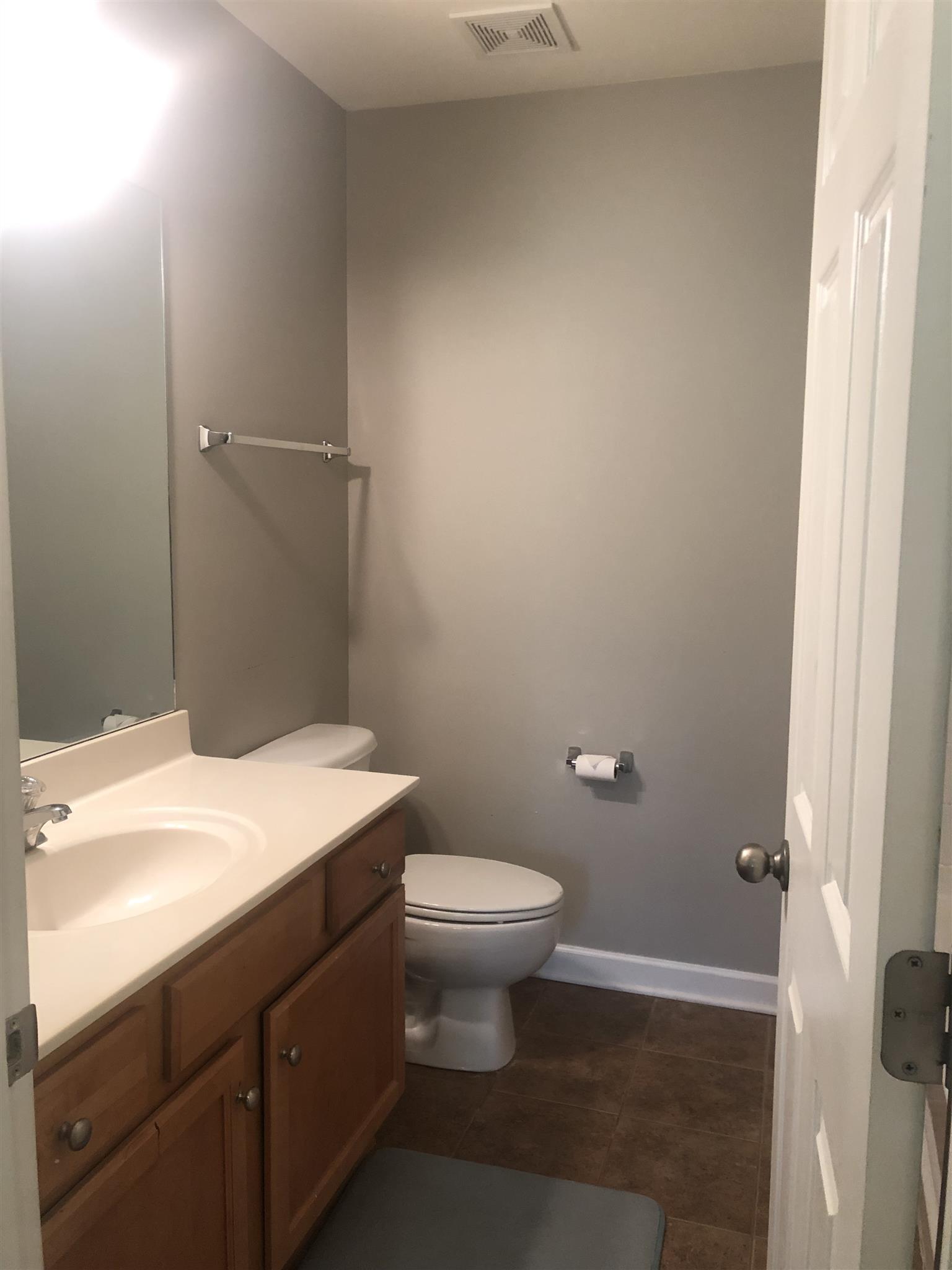 3535 Bell Road, Unit 804 Nashville, TN 37214 - Photo 12 of 15 back bedroom full bath