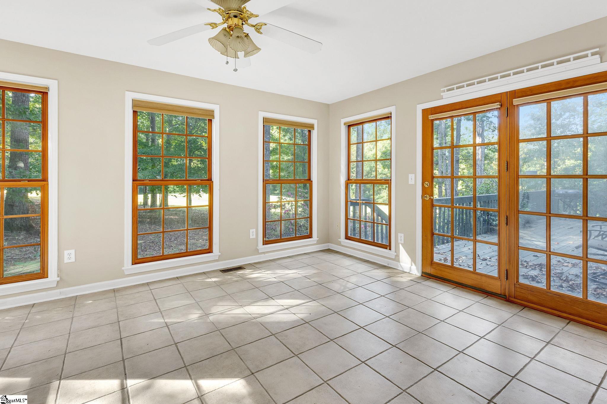 207 North Hogan Drive Westminster, SC 29693 - Photo 11 of 29