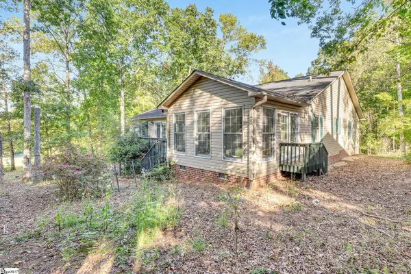 $457,000 | 207 North Hogan Drive, Westminster, SC 29693